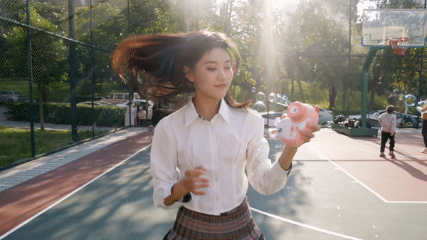 别跑 美女在追你